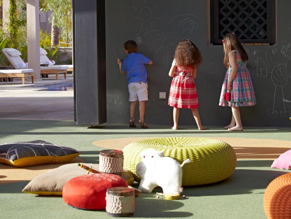 activité enfants hotel luxe four seasons marrakech